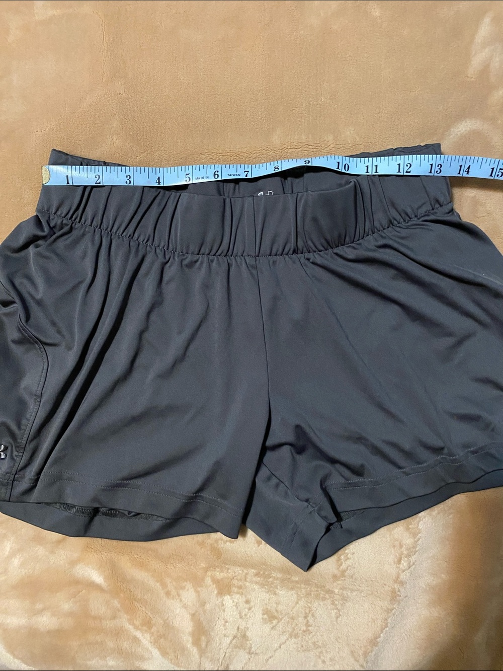 Under Armour Gray Women's Athletic Shorts with Elastic Waist Sz M
